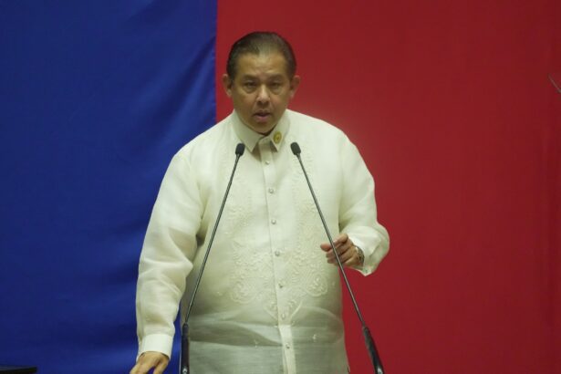 By House of Representatives of the Philippines - House transmits impeachment complaint to Senate. House of Representatives (5 February 2025)., Public Domain, https://commons.wikimedia.org/w/index.php?curid=159236543