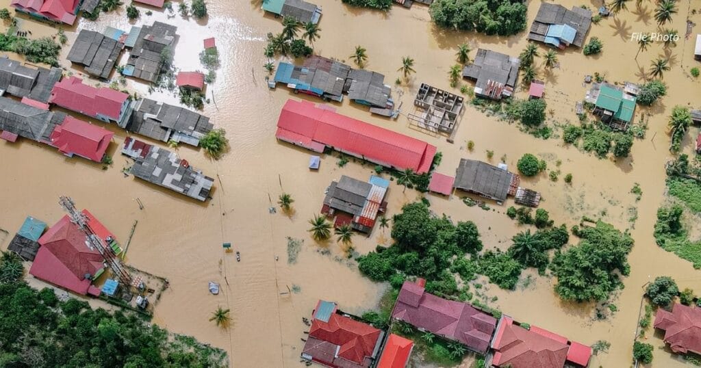 DPWH Chief Orders Swift Completion Of Stalled Dike Projects In Bulacan 1 1024x538